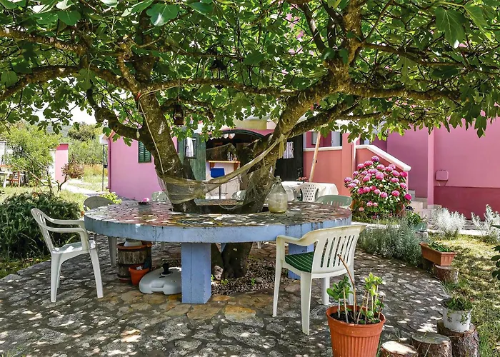 Cozy In With Wifi Апартаменты