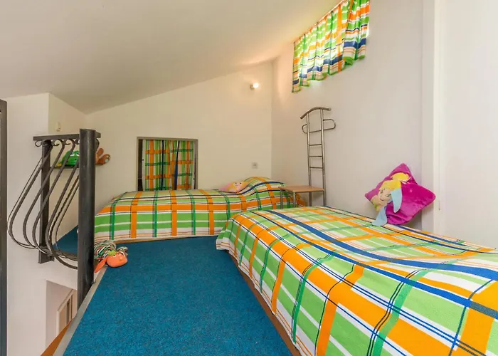 Апартаменты Cozy In With Wifi